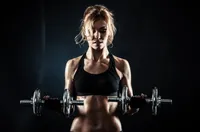 筋トレでニキビが増える原因とは?プロテインとの関係と運動後スキンケア完全ガイド