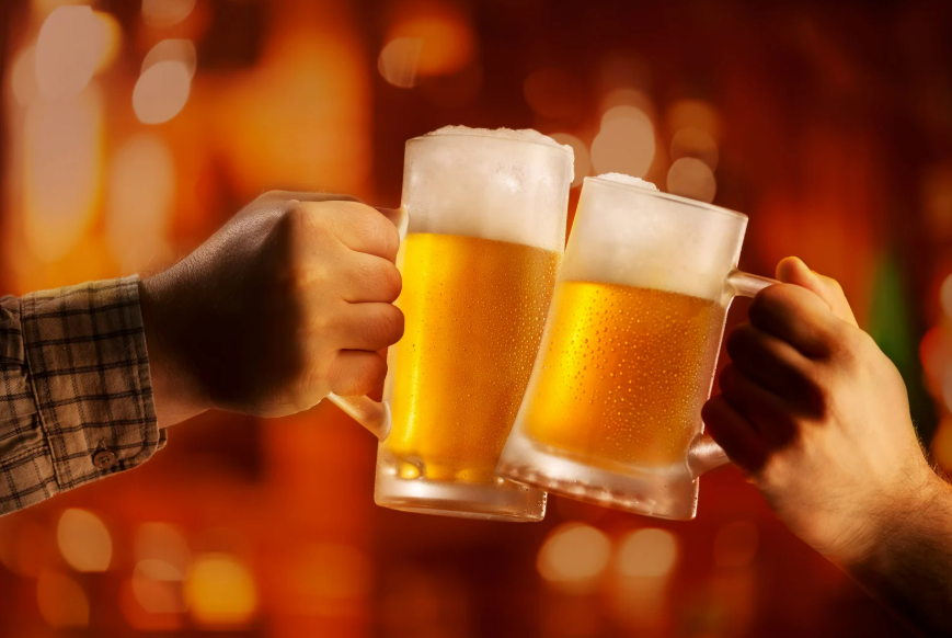 Q10: マンジャロ使用中にアルコールを飲んでも大丈夫ですか?