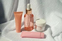 話題のスキンケア成分3選徹底比較|ヒアルロン酸・レチノール・セラミド