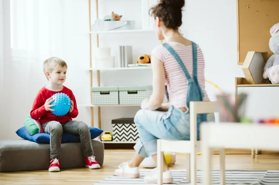 子どものADHDと大人のADHDの違いを比較